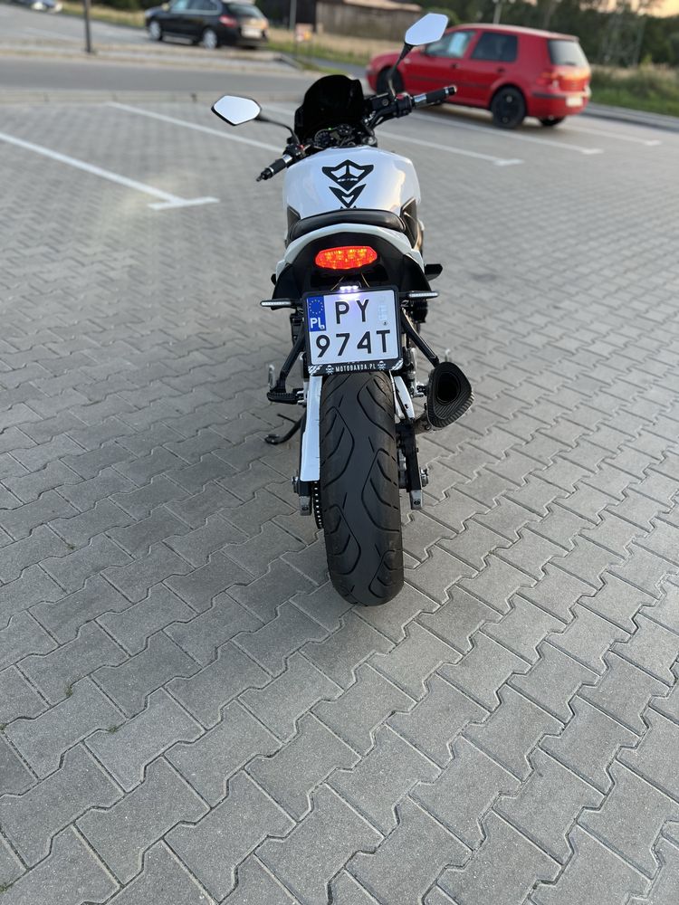 Suzuki GSR 750 wydech Yoshimura r11