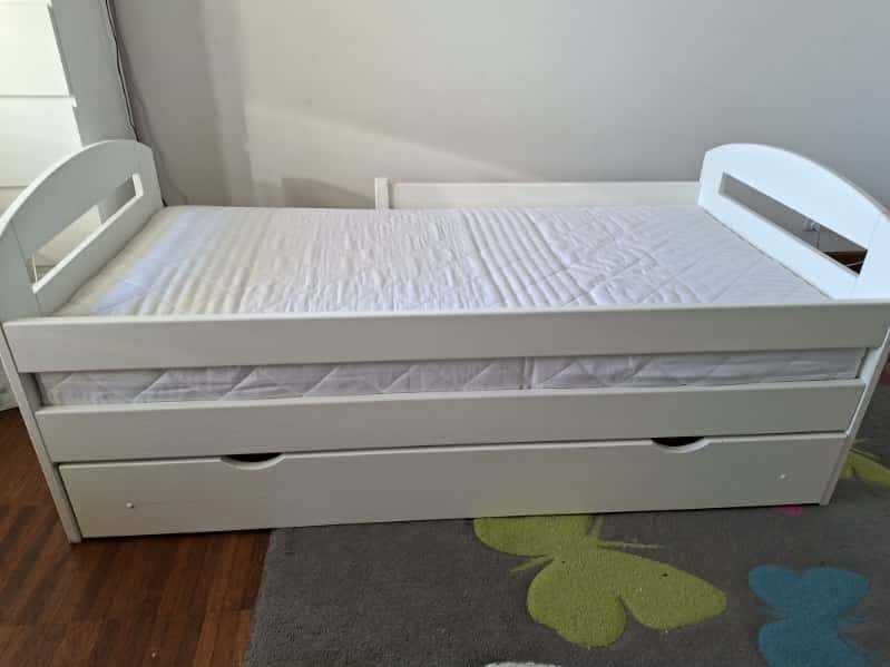 Łóżko dziecięce drewniane z szufladą i barierką 160x80 z materacem