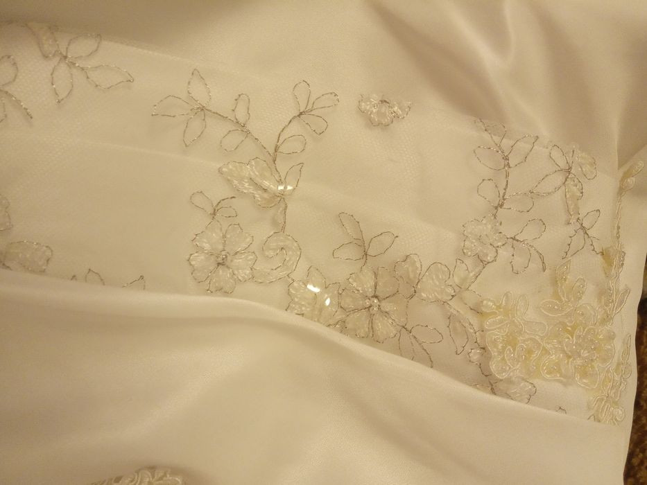 Suknia ślubna biała S