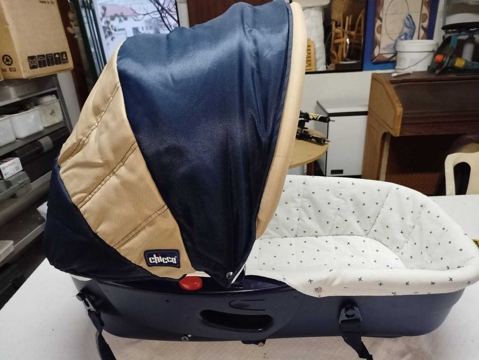 Alcofa Chicco - 70cm comprimento, 30cm de largura