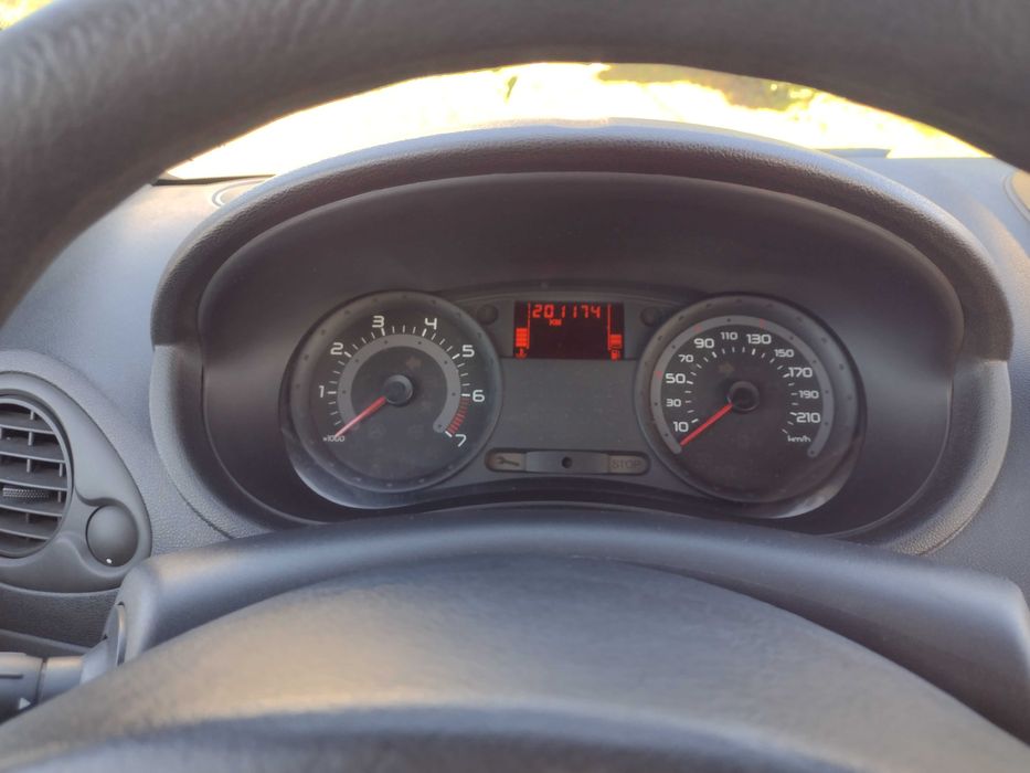 Renault Clio III Gasolina 1.2 - 5 portas - 2006