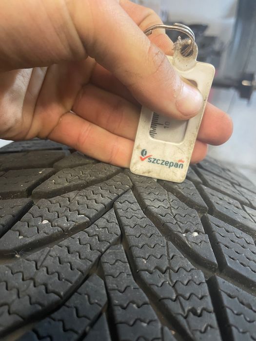 Opony zimowe 215/55 R17