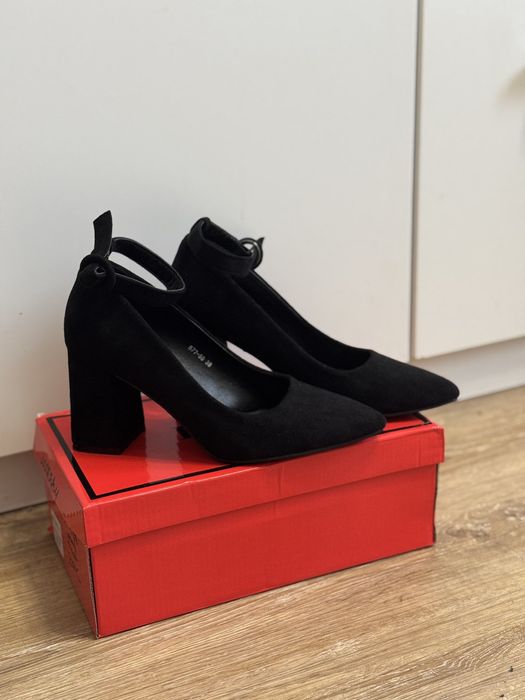 Туфлі Kanuchun 38