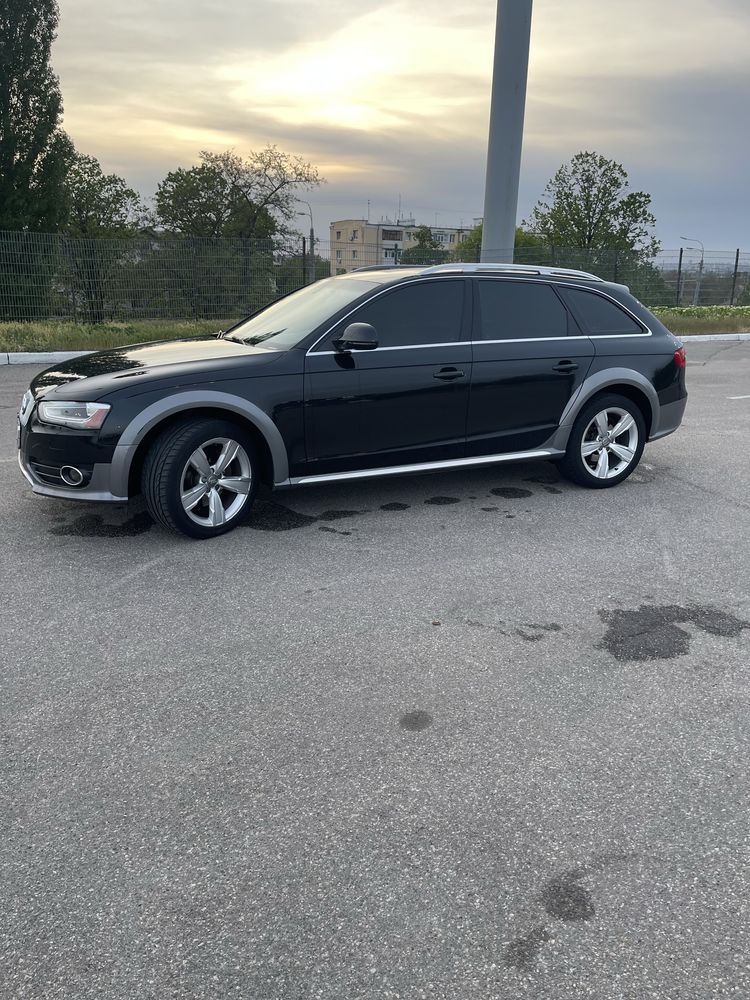 Audi a4 allroad 2012