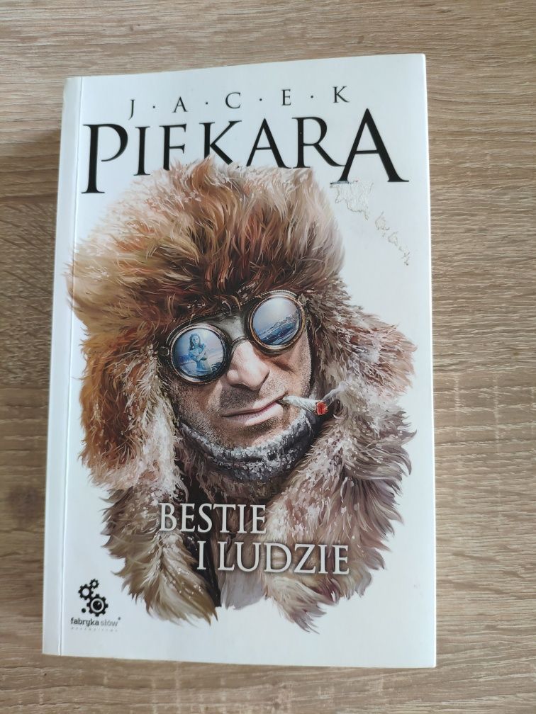 Książka Bestie i ludzie, Jacek Piekara