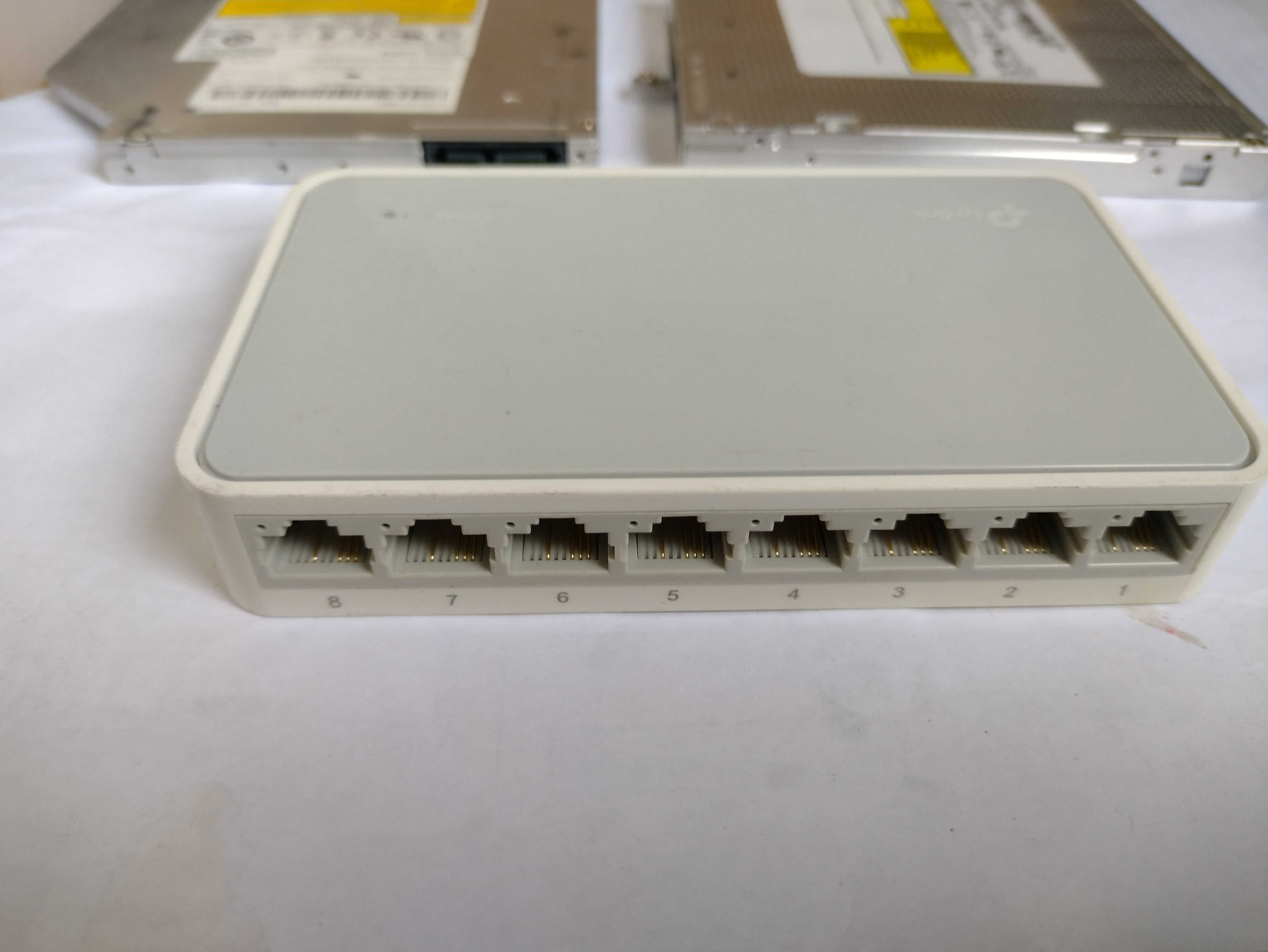Комутатор TP-LINK TL-SF1008D