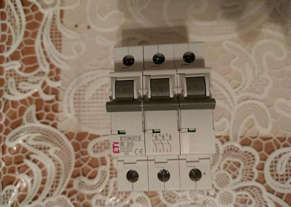 Автоматичні вимикачі