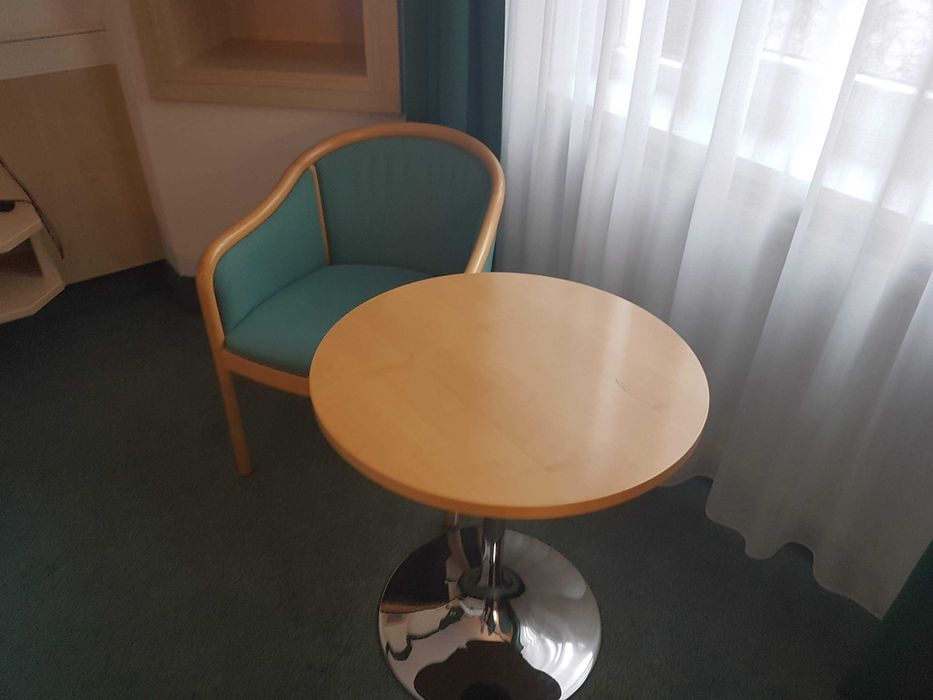 Wyposażenie meble hotelowe 2os 4* używane biurka