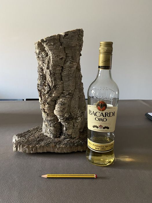 Peça em cortiça única