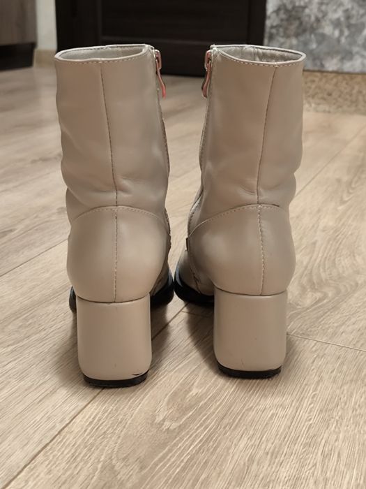 Ботильйони шкіряні бежеві