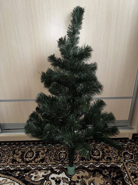 Штучна ялинка, як жива