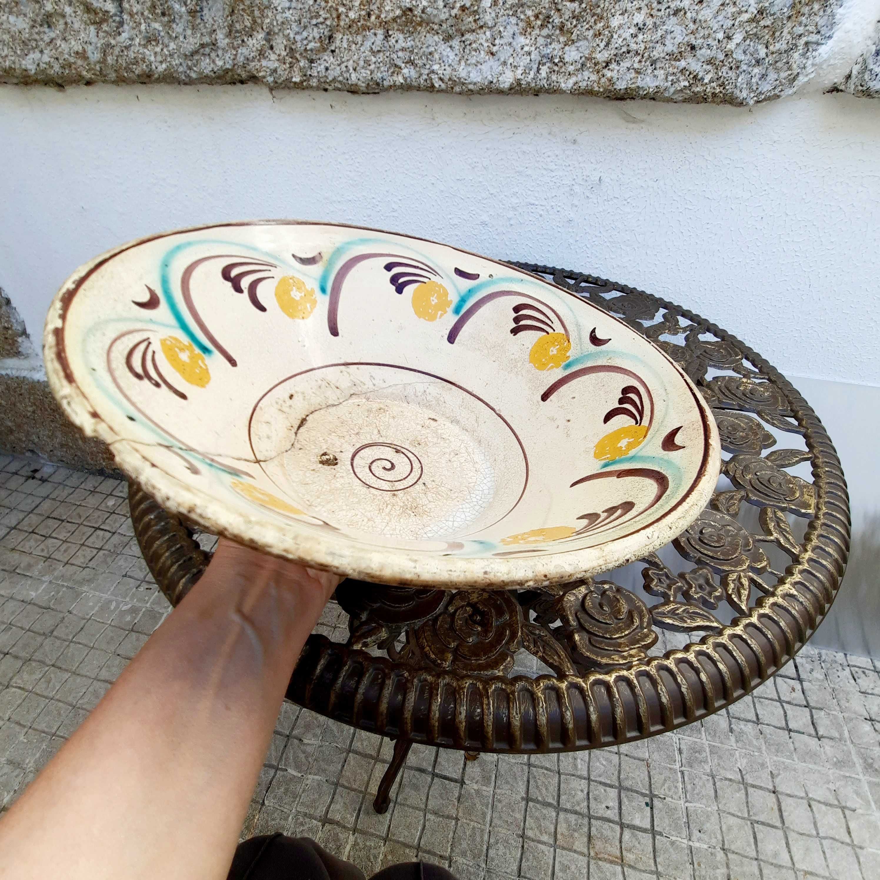 Taça em faiança portuguesa. Cerâmica portuguesa Ratinho