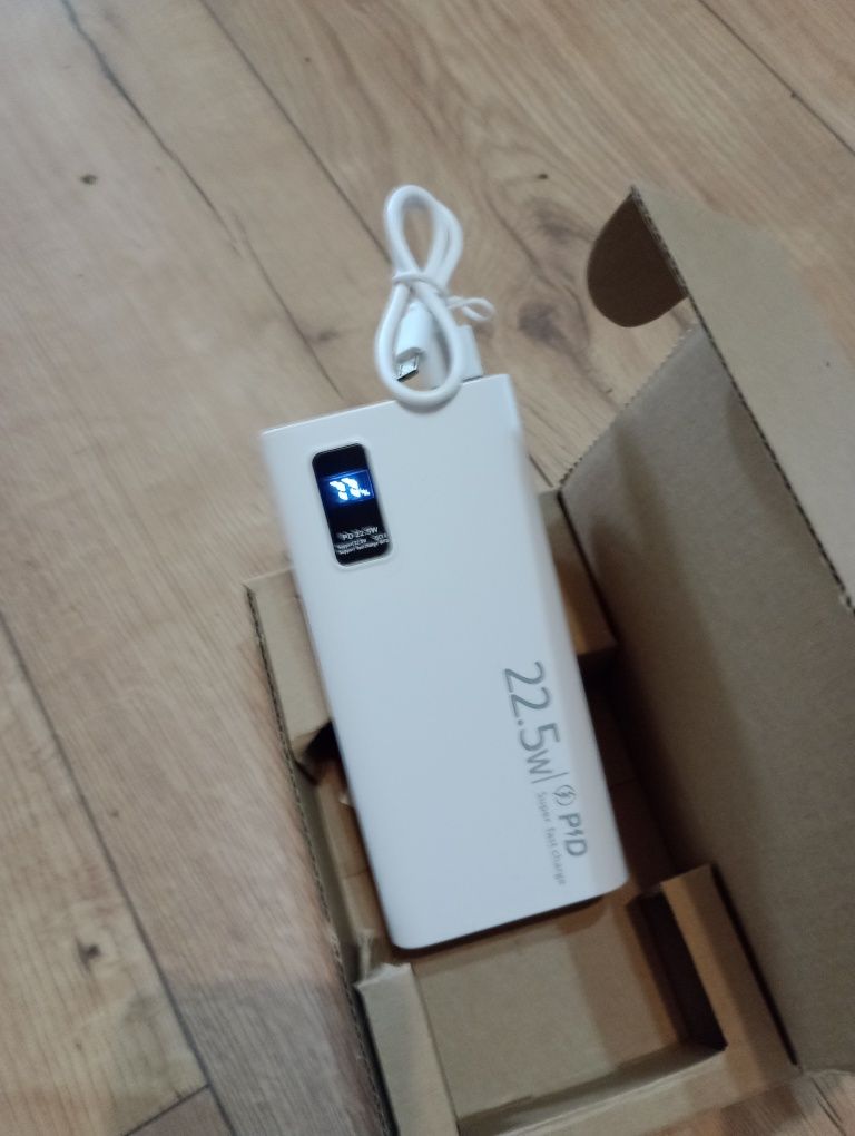 POWERBANK 30000 mAh/22.5w- Szybkie Ładowanie/Czarny/Biały+kabel USB-C