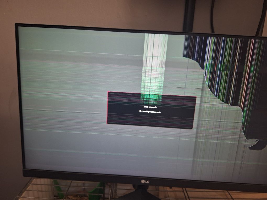 Monitor LG uszkodzony