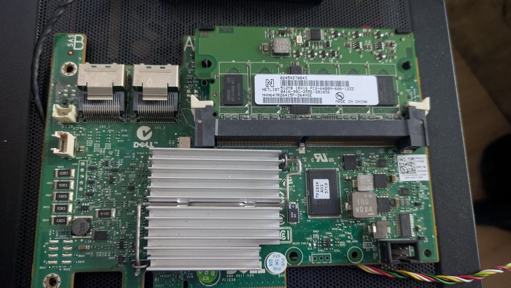 RAID контроллер Dell PERC H700