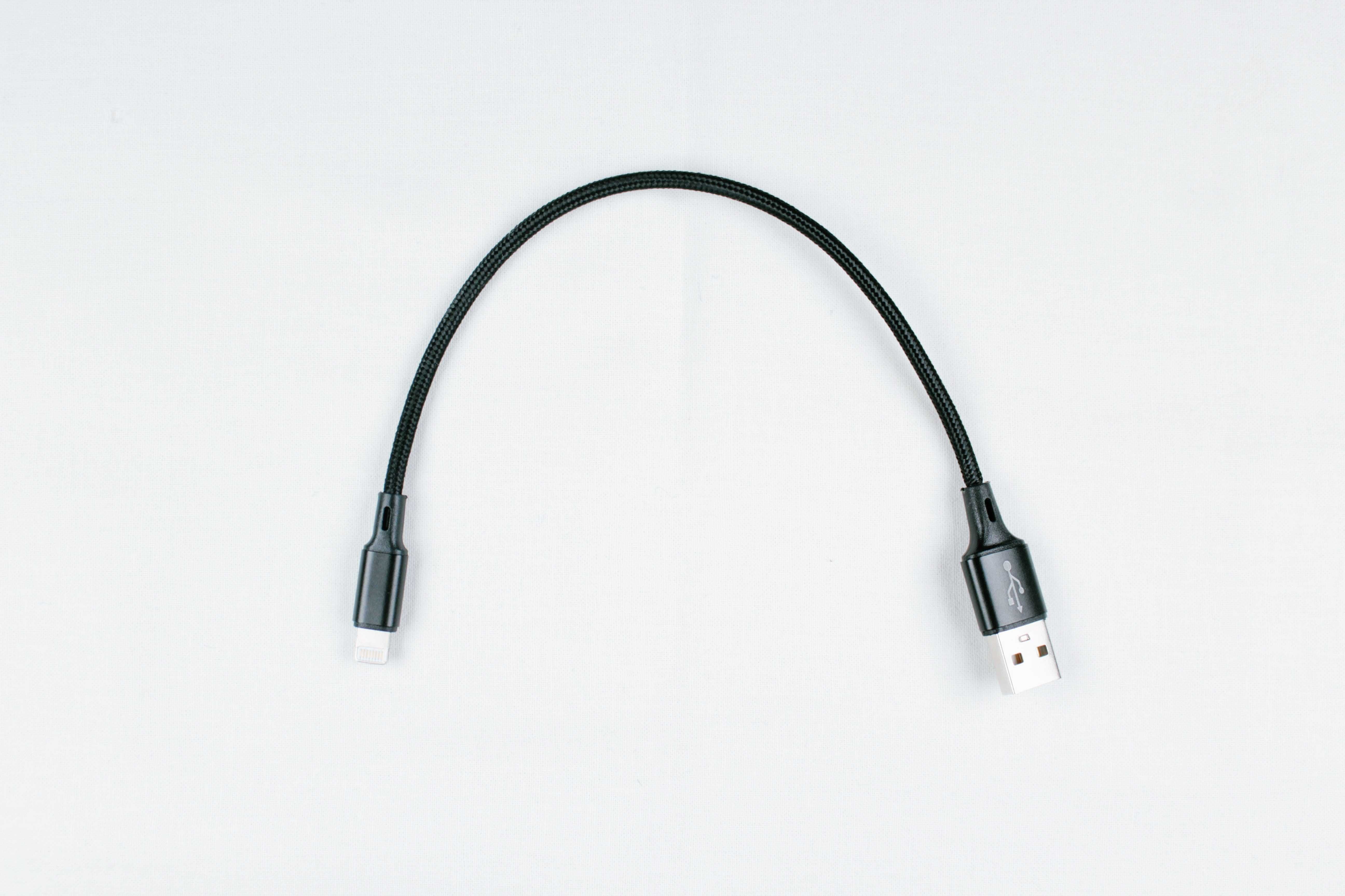 USB кабель зарядки для iPhone - Apple Lightning / черный