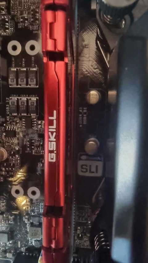 Płyta główna ASRock z procesorem i pamięcią ram