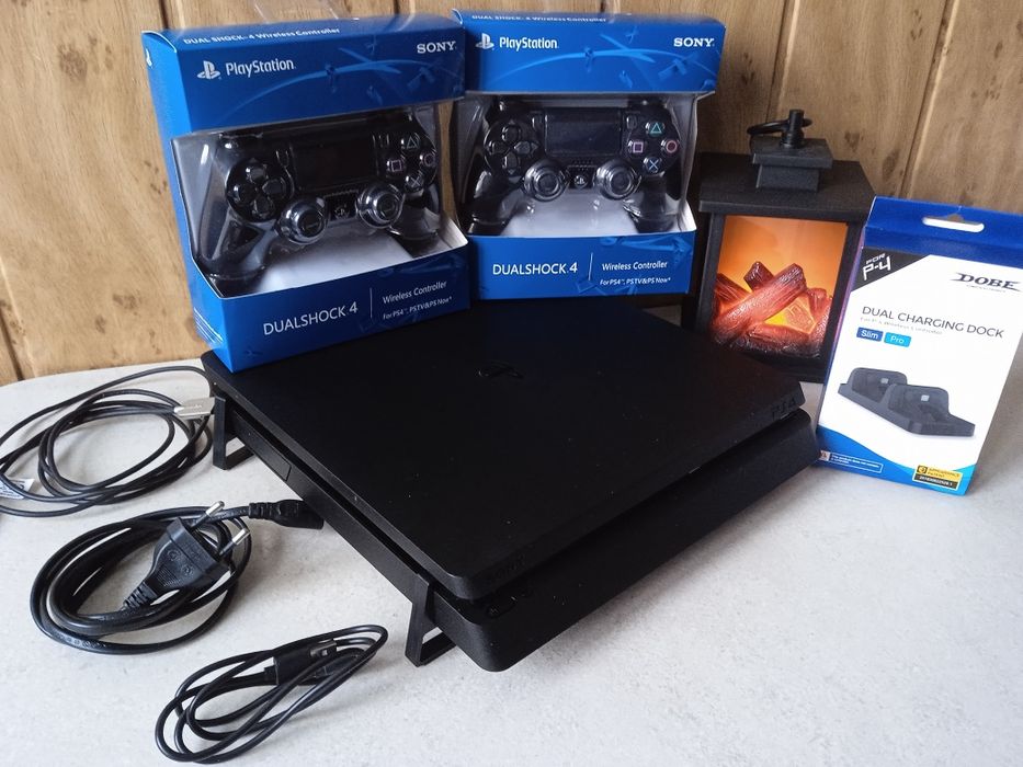 Konsola Sony PlayStation 4  slim 500 GB Nowe pady