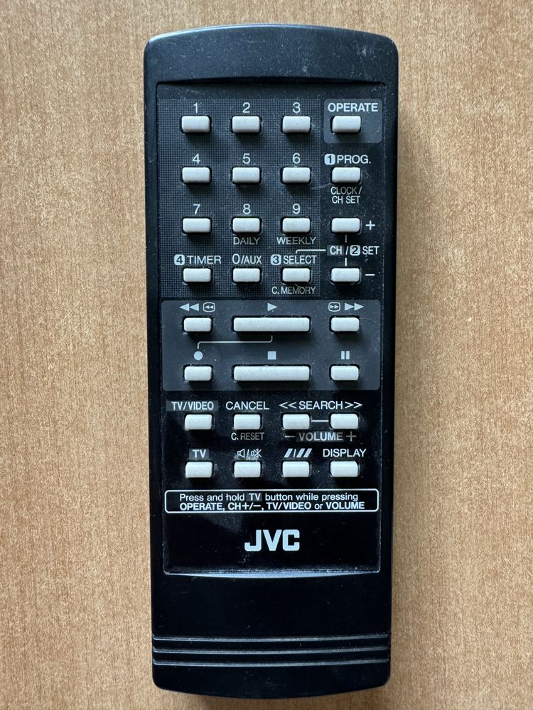 Odwarzacz wideo VHS magnetowid JVC HR-J300EE