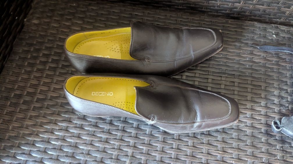 Sapatos Decénio em bom estado