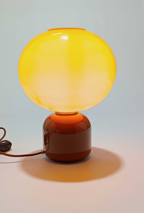 Candeeiro de mesa moderno em vidro