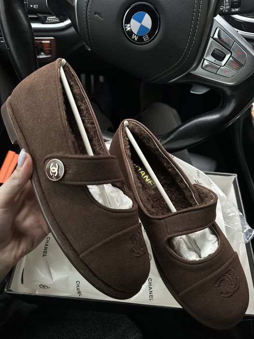 Балетки chanel шоколадні замшеві з хутром лофери chanel