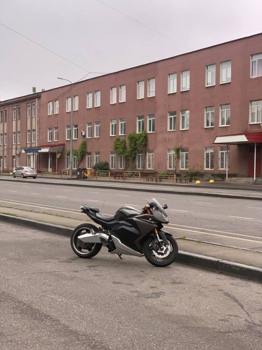 Продам электромотоцикл 12kWt (58kWt) Flash