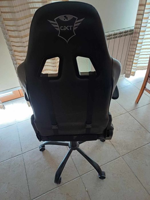 Cadeira gaming GXT comprada na fnac por 320€