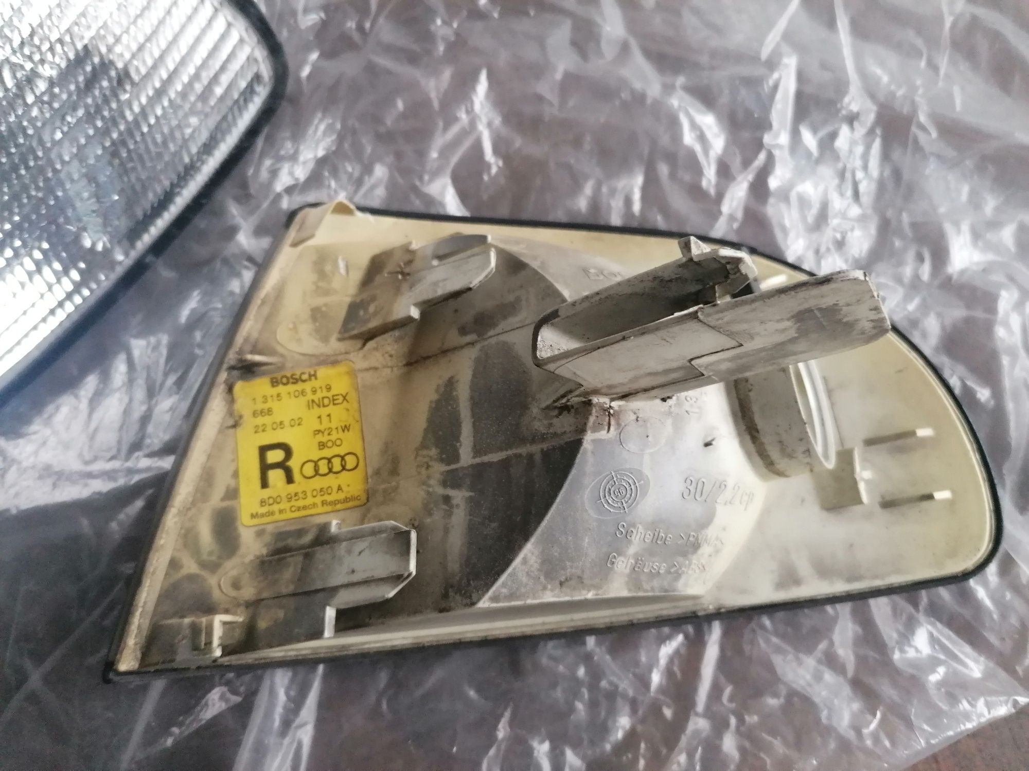 Klosz kierunkowskazów Audi A4