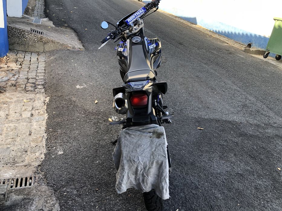 Vendo wr125r ano 2016 pode ser conduzida com carta de carro