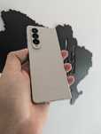 Samsung fold 4 золотого кольору