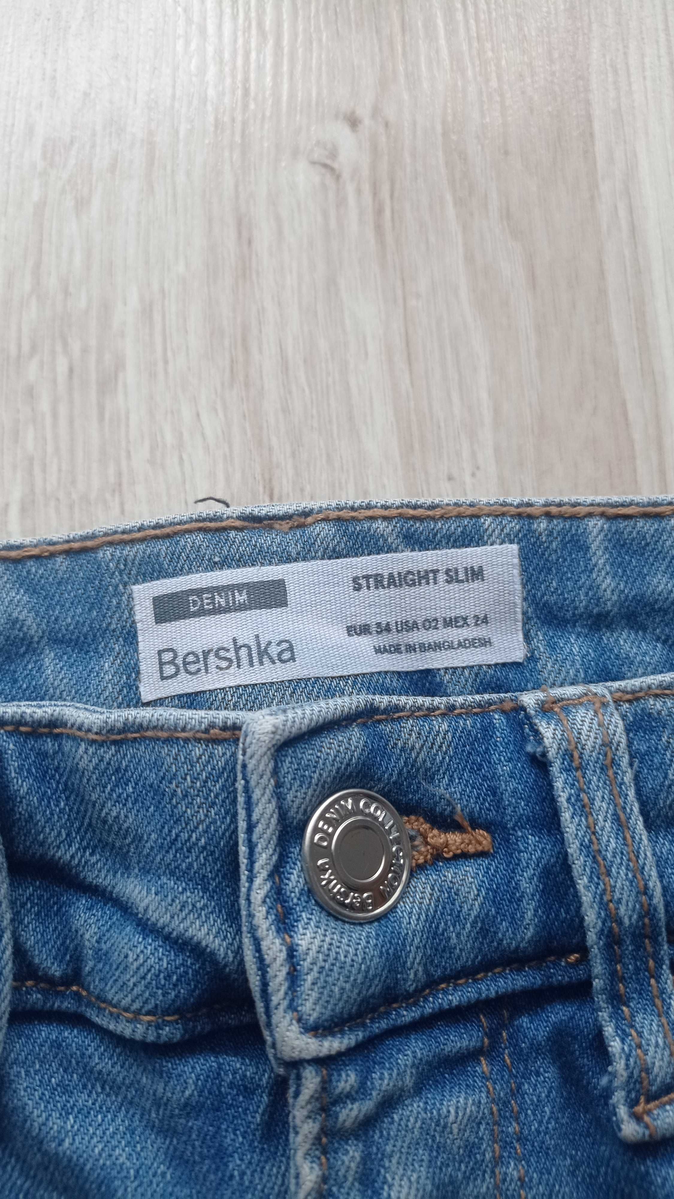 Bershka jeansy dla nastolatki