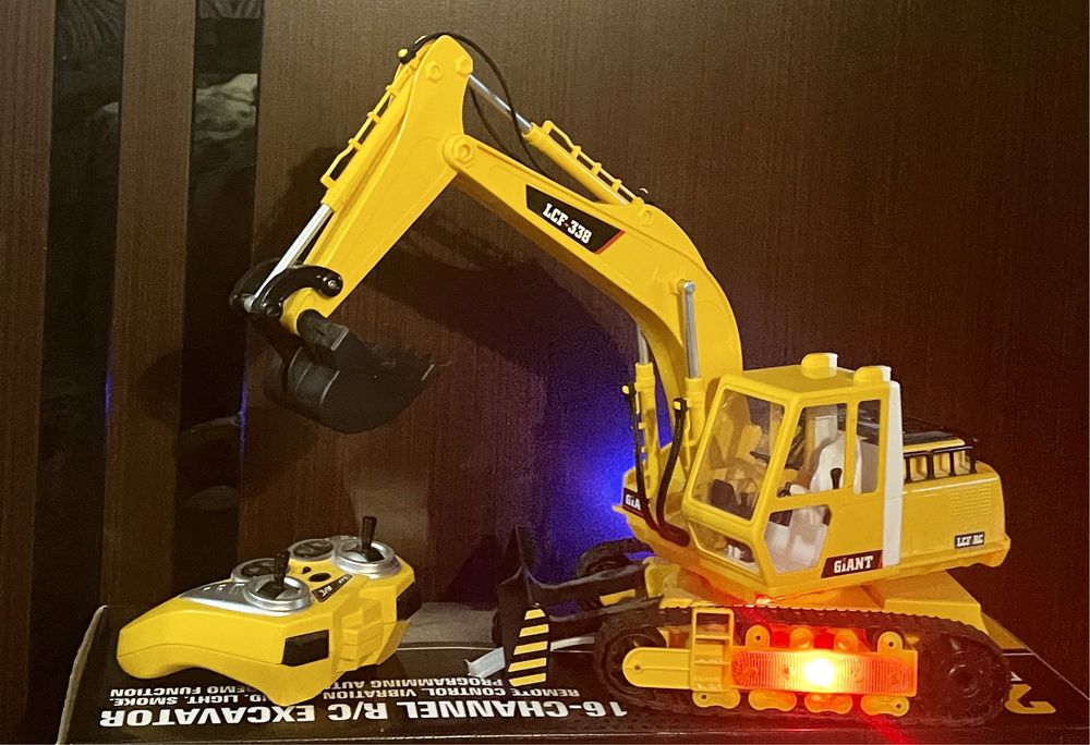 Экскаватор LCF - 338 Excavator на радиоуправлении