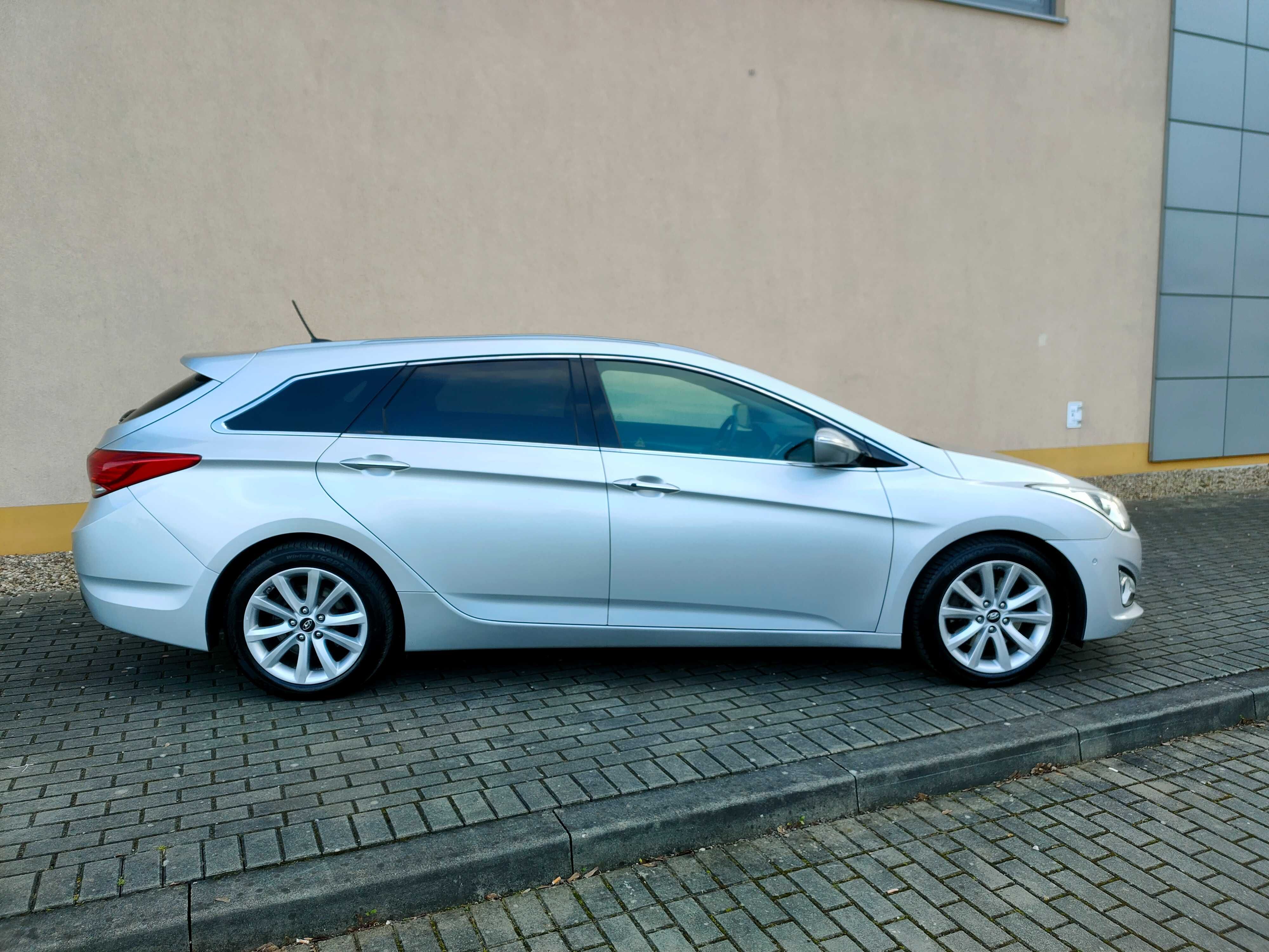 Hyundai i40 Premium 1.7 136km Panorama Platinium Silver Stan Salonowy