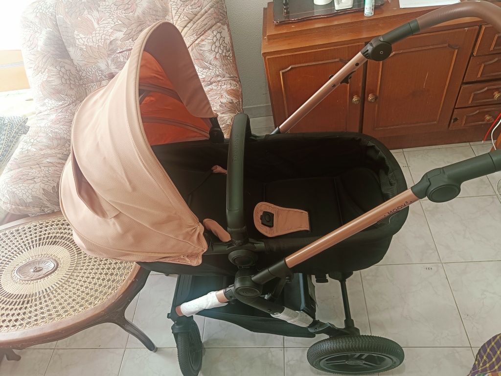 Carrinho de bebé multifuncional 3 em 1 MOOV 2 Air.