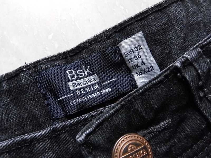 Krótkie spodenki szorty Bershka 32,XXS/34,XS jeansowe dżins