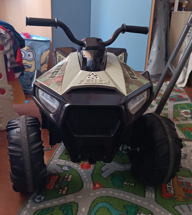 VENDO moto quatro e bicicleta