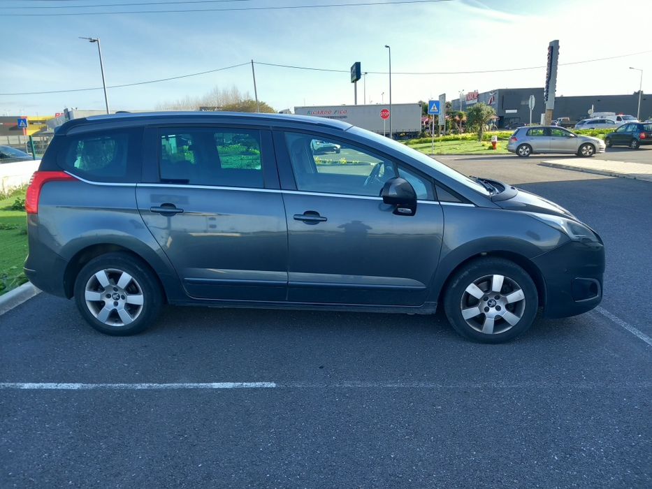 Peugeot 5008 1.6 BlueHdi ( 7 ligares) - 2017 - Novo Preço