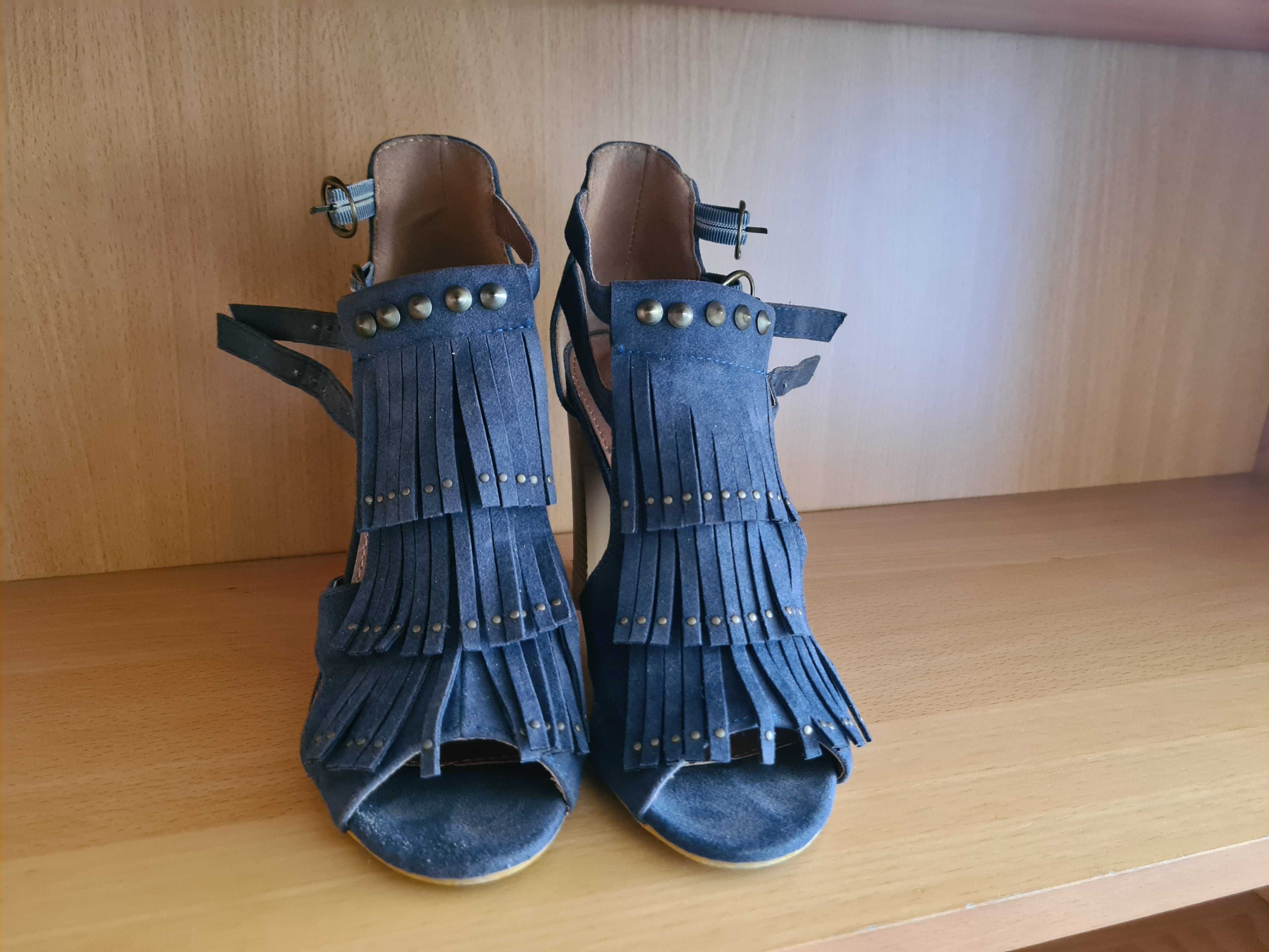 Sapatos Camurça Azul com Franjas e Tachas - Seaside