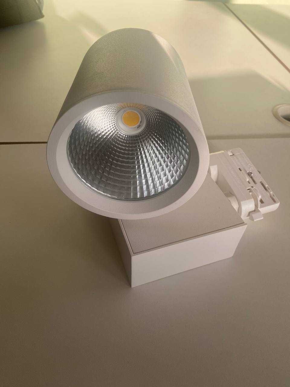 Трекові LED світильники білі COMPAKT 4000 К, в наявності 7 штук