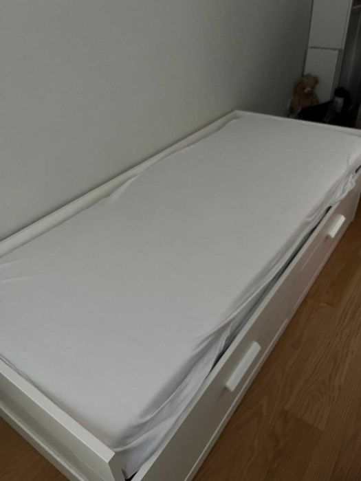Vendo quarto IKEA em branco