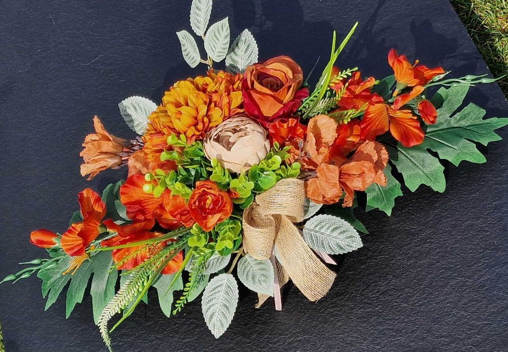 Kompozycja kwiatowa na grób cmentarz stroik ikebana Z241