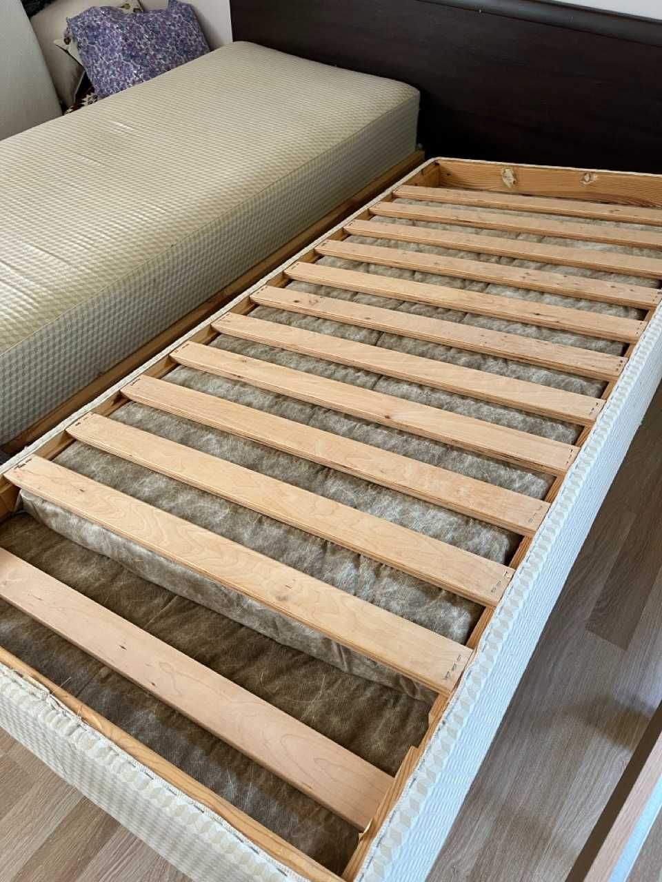 Materac 90x200 na drewnianym stelażu materace 200x90 lub jeden 180x200