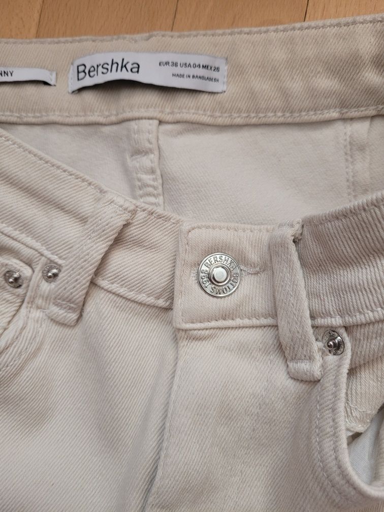 Nowe spodnie skinny Bershka, 36