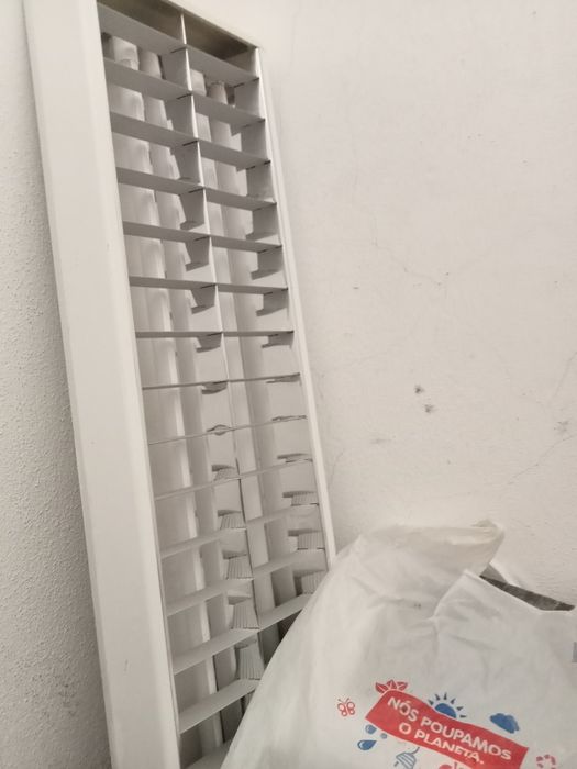 Candeeiro de teto novo
