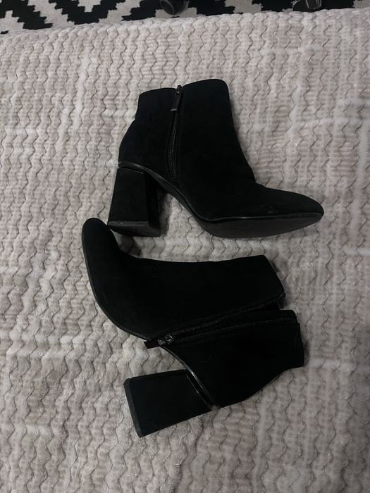 Ботильйони Bershka