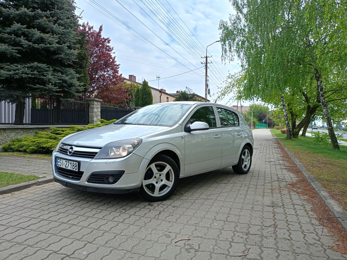 Śliczny.Zadbany.Opel.Astra.H.2006r.1.6.Benz+Gaz.Klima.Moż.Zamiana