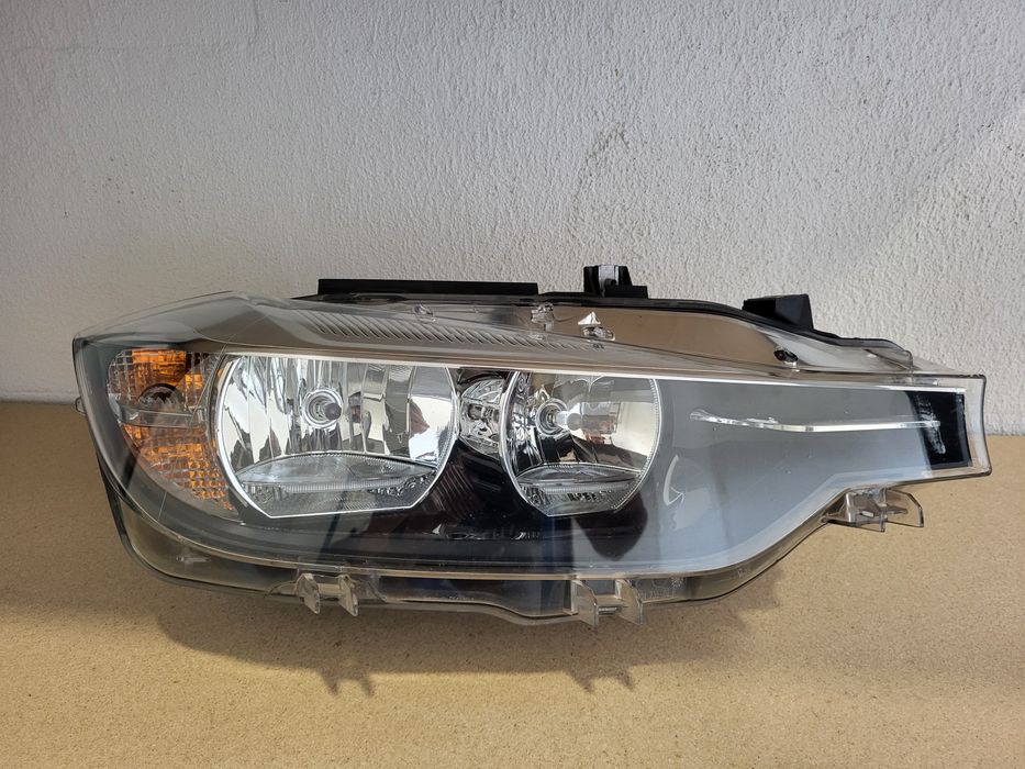Farol direito BMW serie 3 F30 / F31  fase 2