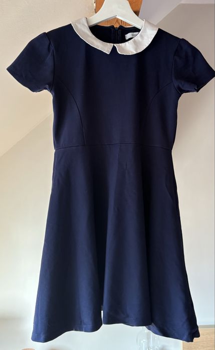 granatowa sukienka galowa z kołnierzykiem 158 Reserved