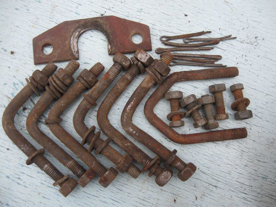 Запчасти для сеялки.